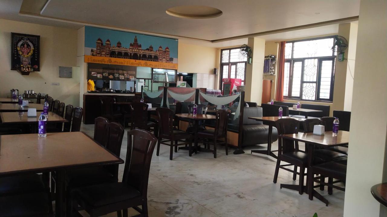 Hotel Vyshak International Maisur Dış mekan fotoğraf