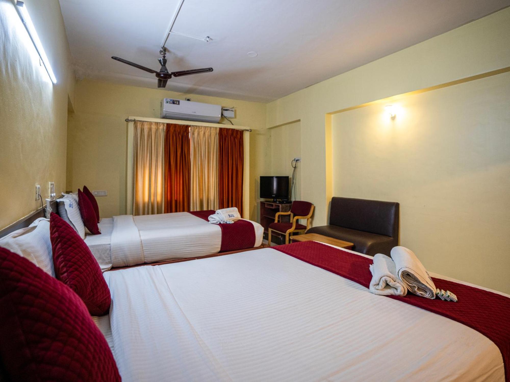 Hotel Vyshak International Maisur Dış mekan fotoğraf